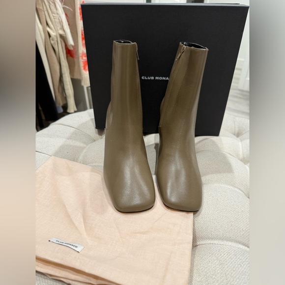 NWT Club Monaco Taupe Leather Jorga Ankle Boots - Picture 4 of 8